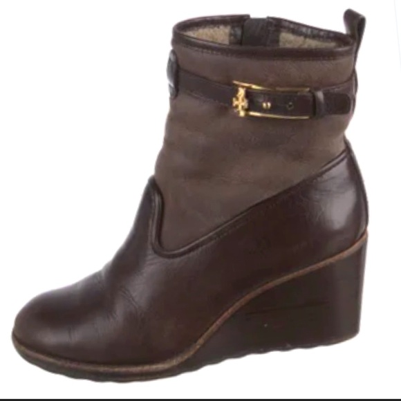 TORY BURCH PRIMROSE SHERPA LINED WEDGE HEEL LEATHER BOOTS - Picture 5 of 16